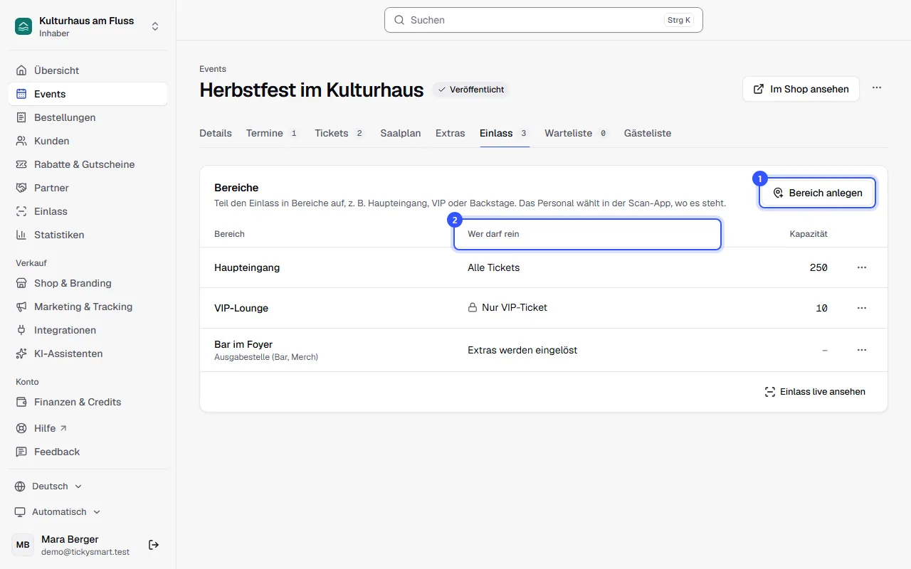 Tab Einlass des Herbstfests mit den Bereichen Haupteingang für alle Tickets, VIP-Lounge nur für das VIP-Ticket und Bar im Foyer als Ausgabestelle
