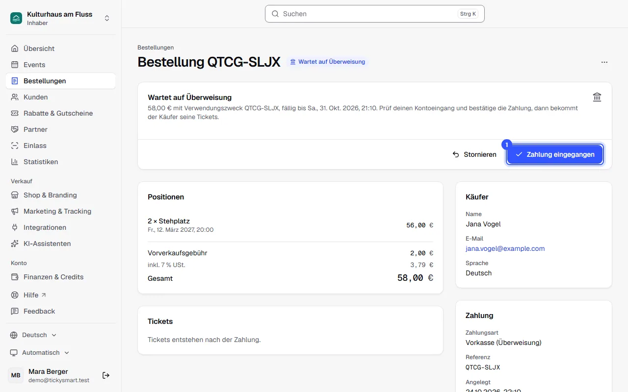 Bestellung mit dem Status Wartet auf Überweisung, Betrag, Verwendungszweck und Frist sowie den Knöpfen Stornieren und Zahlung eingegangen